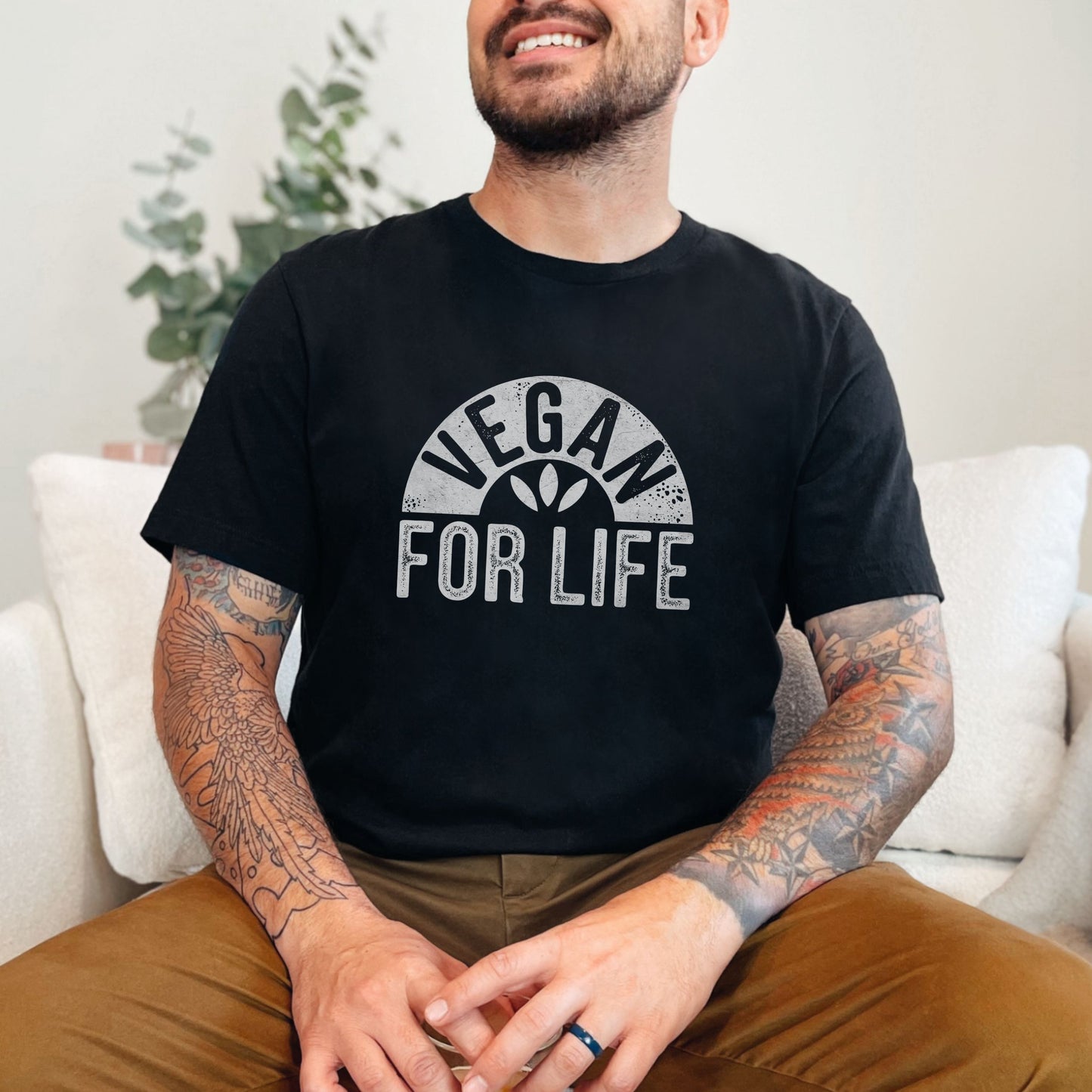 Black vegan t-shirt with the slogan Vegan For Life